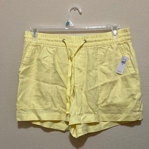 NWT Gap linen yellow stretch shorts size M